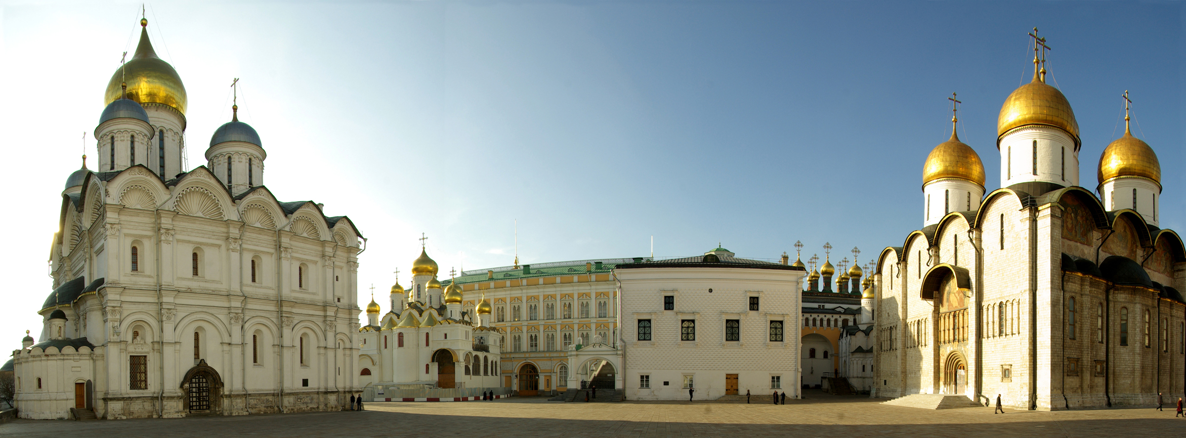 Площади с соборами